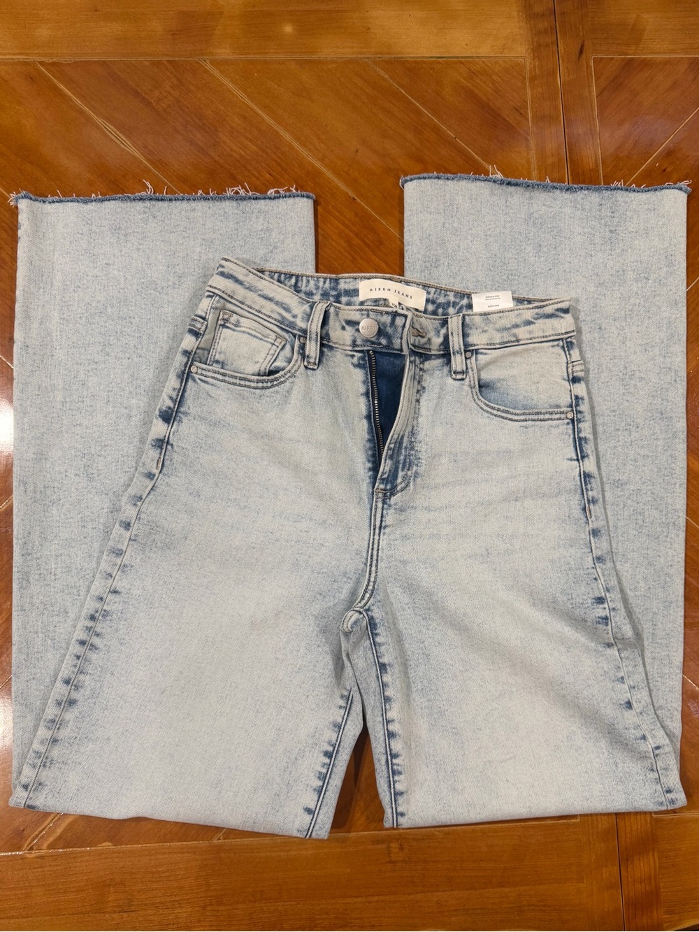 High-Rise Light Wash Women’s Jeans — Straight Leg